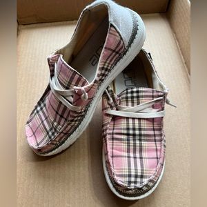 Hey Dude Wendy pink plaid. Size 8.